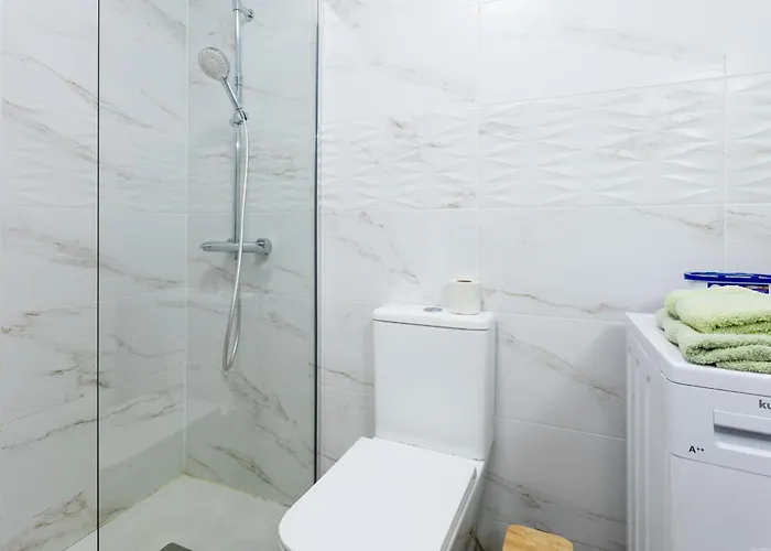 In San Eugenio * Адехе